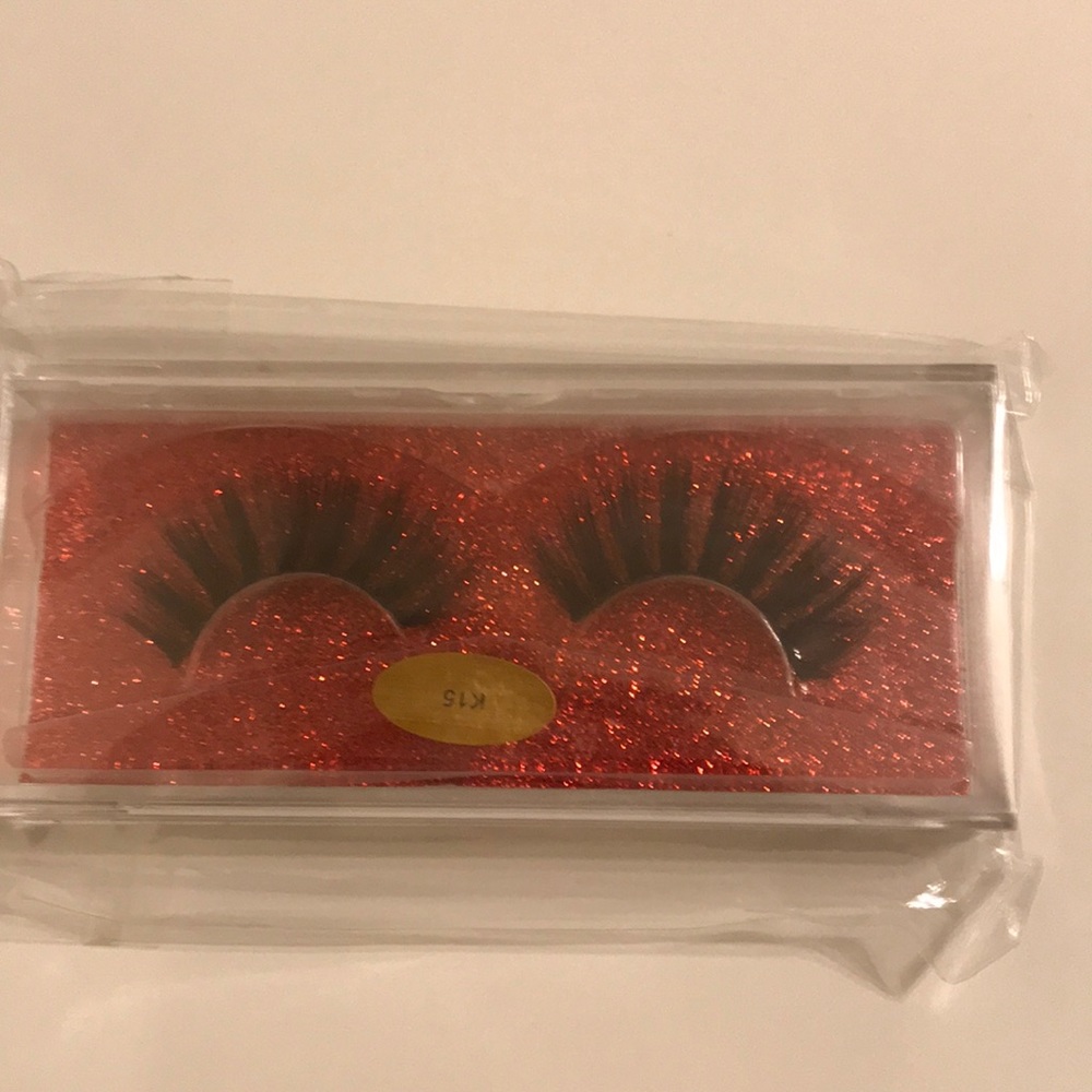 EYELASHES - Picture 2 of 2
